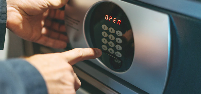 Cash Safe Openers in Hollywood, Florida